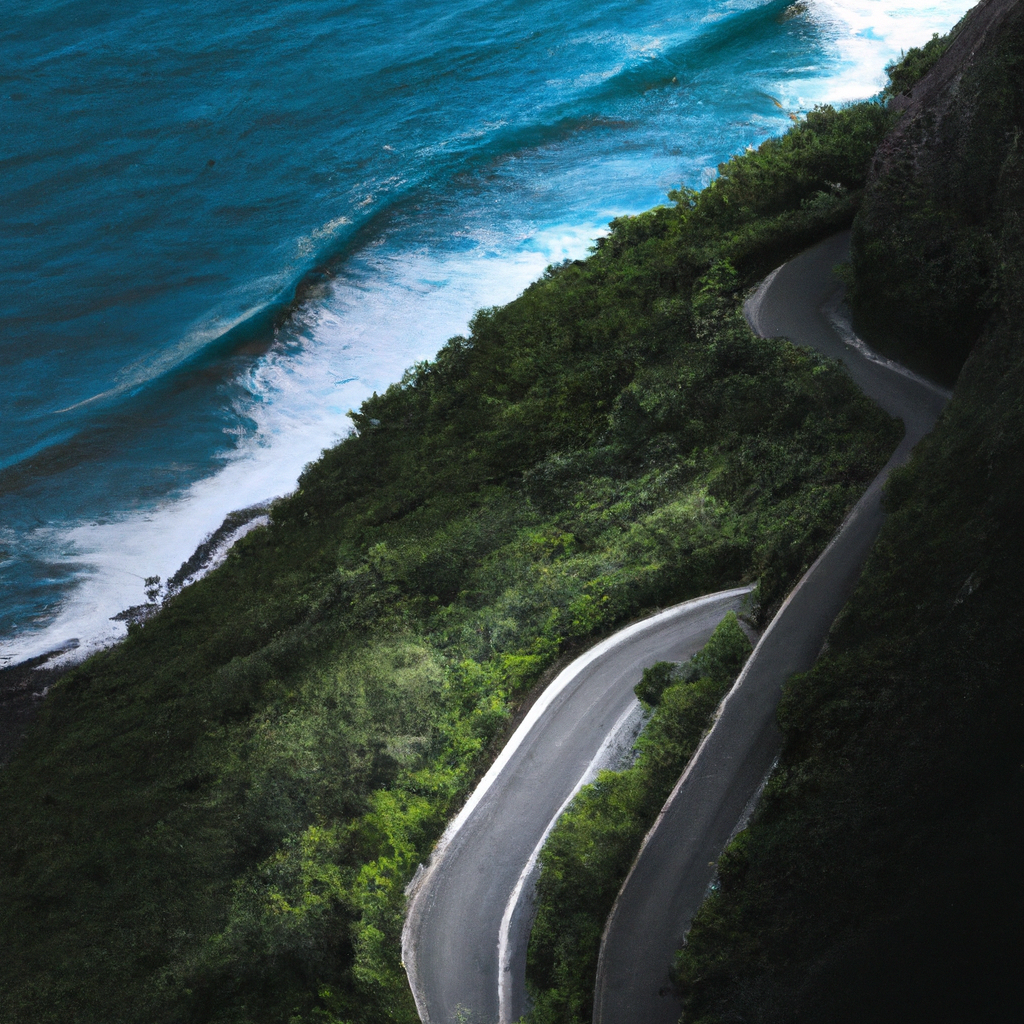 Route en corniche à La Réunion, courbe minimaliste au-dessus de l’océan